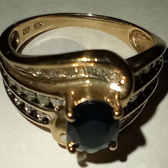 10Kt Sapphire and Diamond Ring - Picture 5 of 8